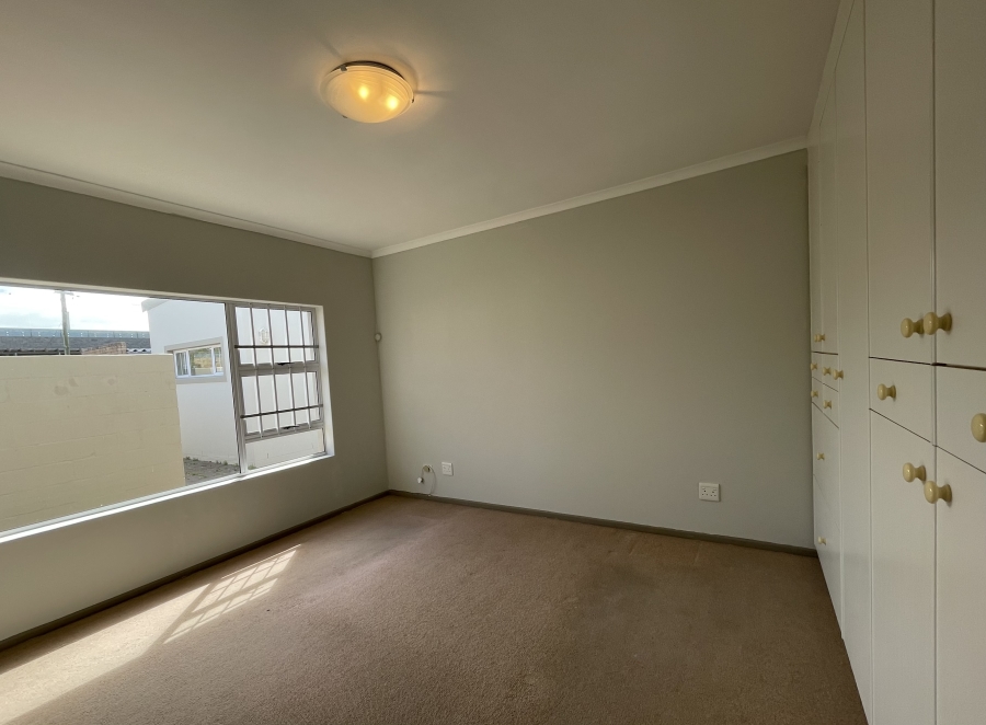 4 Bedroom Property for Sale in Middedorp Western Cape